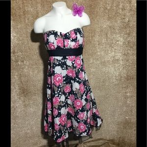 CHARLOTTE RUSSE Strapless Floral Dress siz…